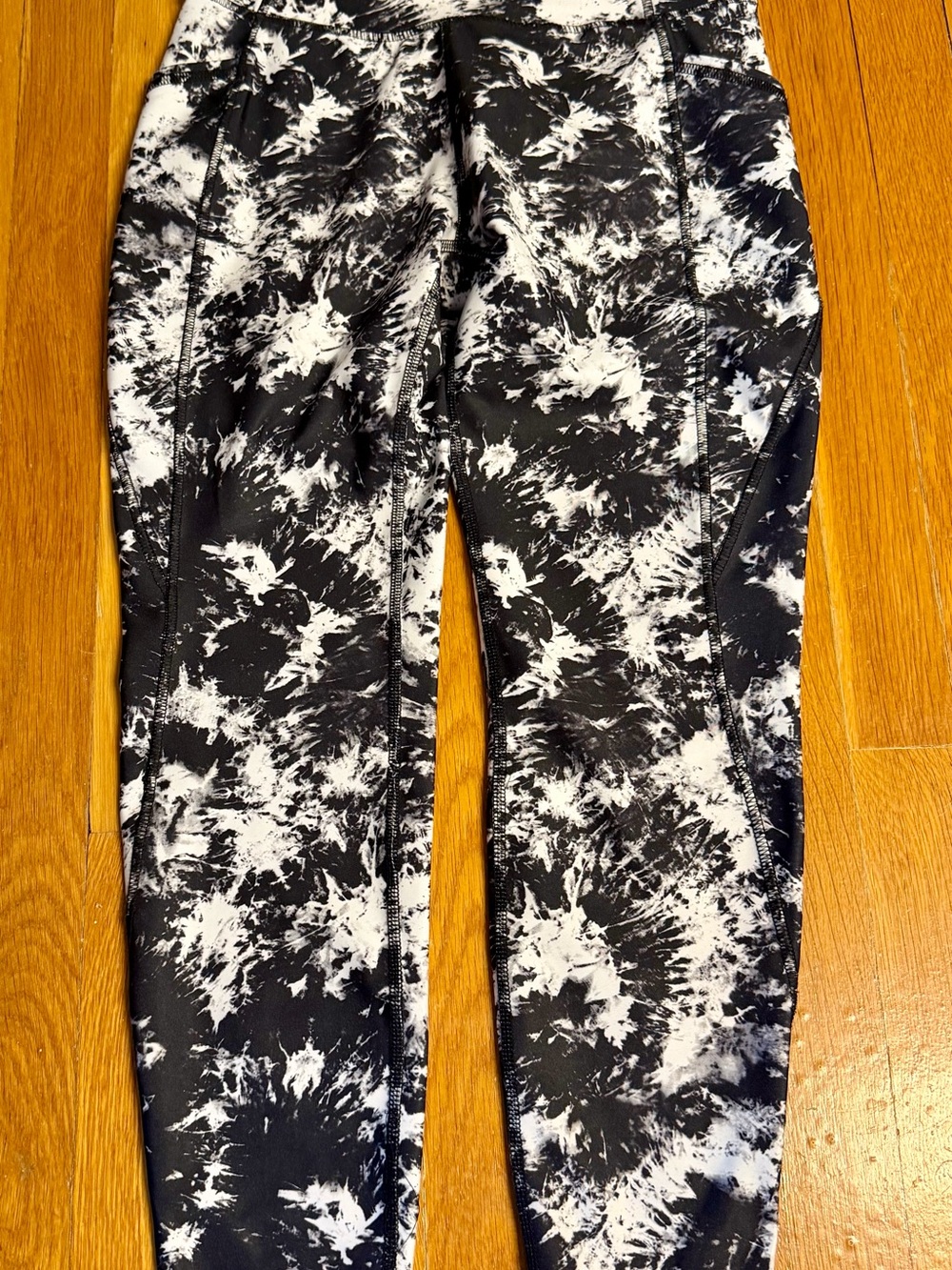Women’s Black & White Tie-Dye Active Leggings